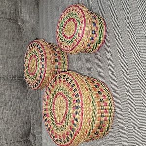 Colorful nesting baskets (3)